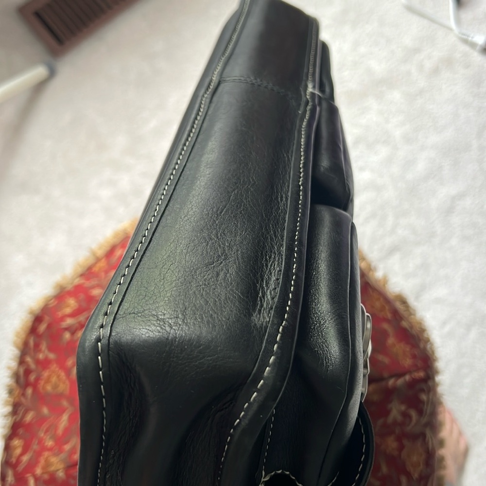Roots Black Leather Briefcase ๐ฆ - Picture 15 of 16